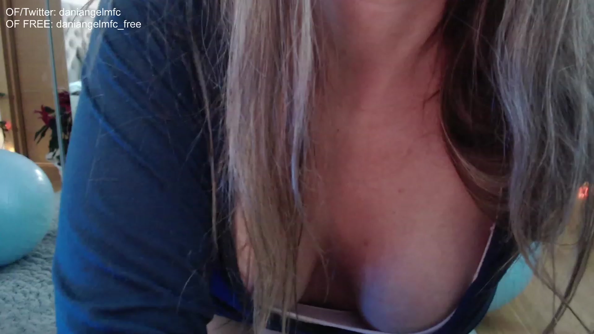 Gallery image thumbnail from DaniAngelMFC's myfreecams stream on, 12/05/2022, 22:30 image 11 of 20