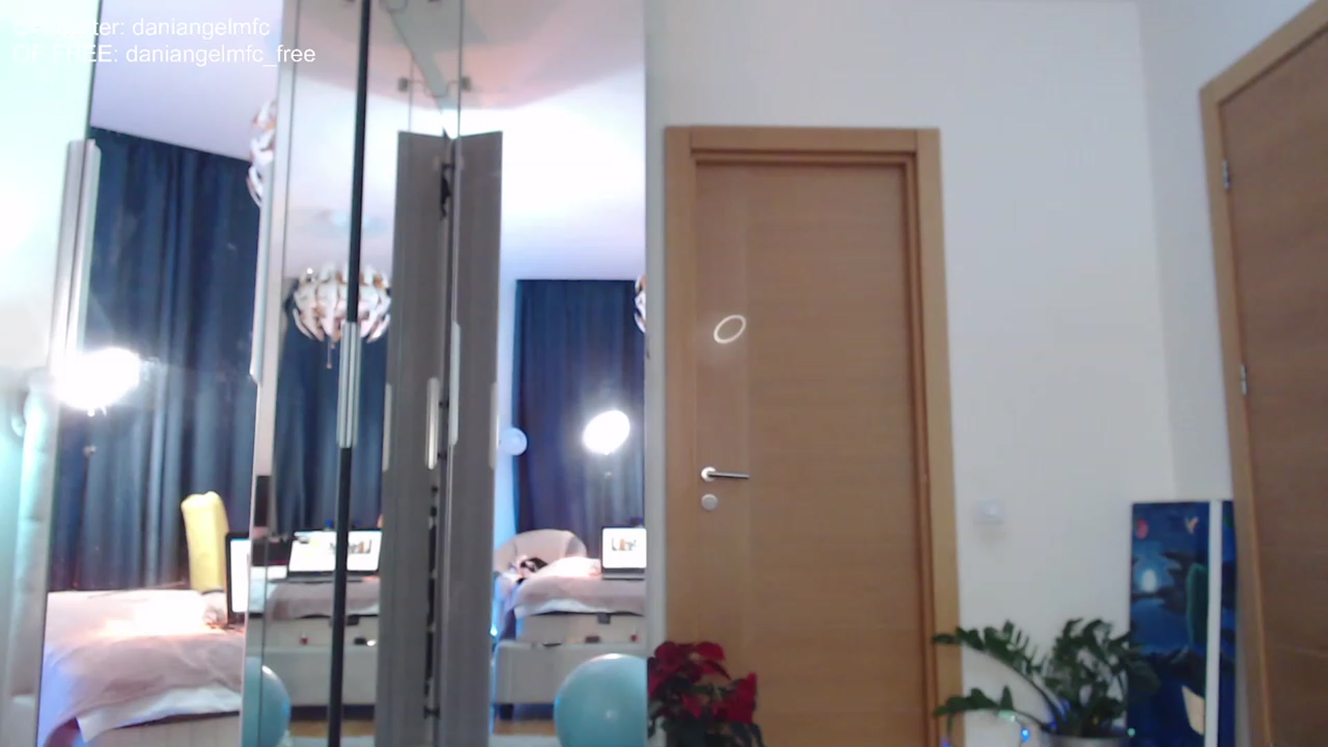 Gallery image thumbnail from DaniAngelMFC's myfreecams stream on, 12/05/2022, 22:30 image 9 of 20