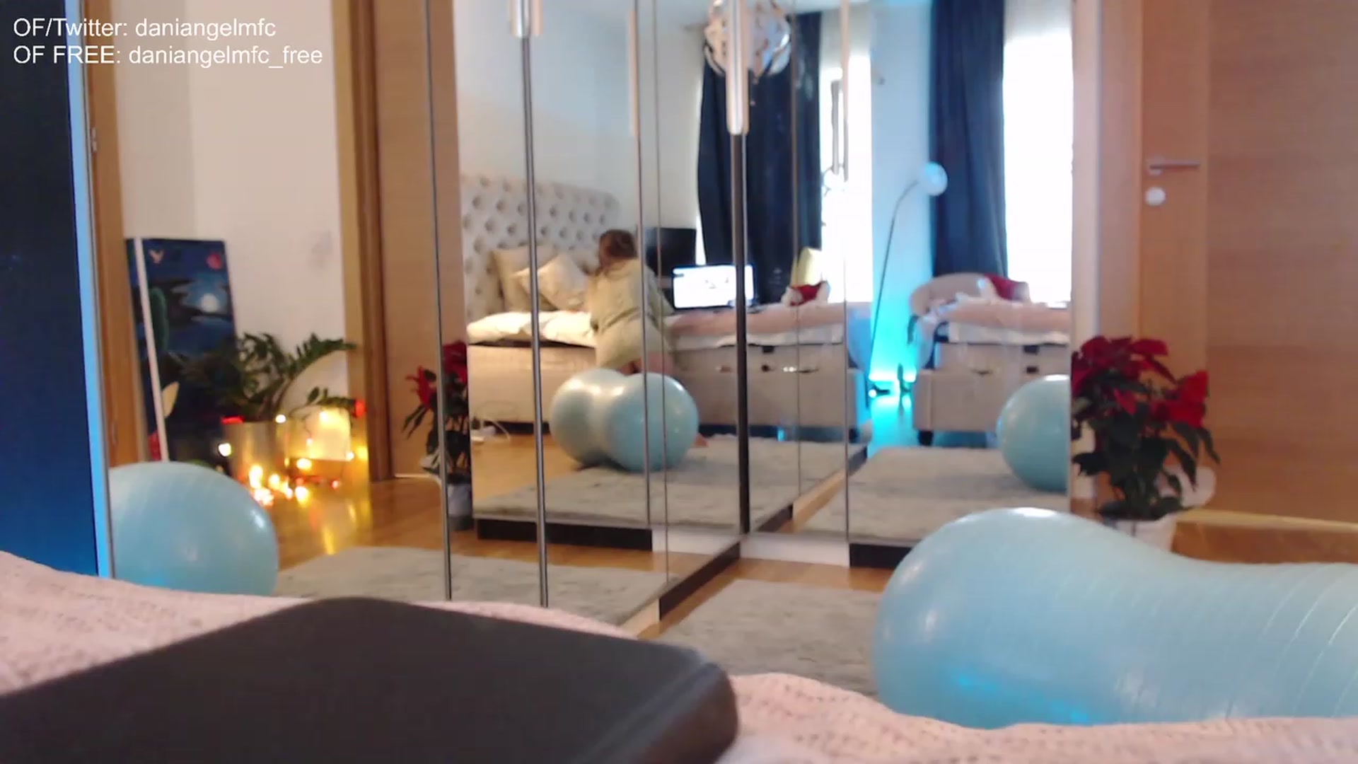 Gallery image thumbnail from DaniAngelMFC's myfreecams stream on, 12/06/2022, 11:17 image 4 of 20