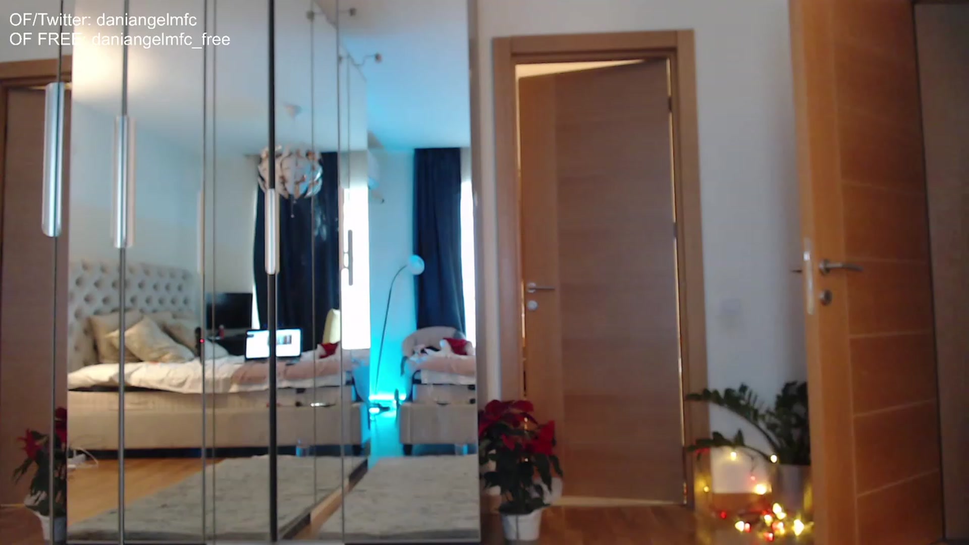 Gallery image thumbnail from DaniAngelMFC's myfreecams stream on, 12/06/2022, 11:17 image 2 of 20