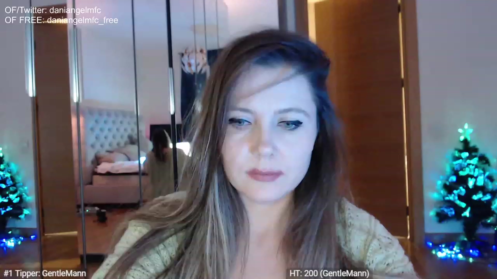 Gallery image thumbnail from DaniAngelMFC's myfreecams stream on, 12/29/2022, 22:52 image 17 of 20