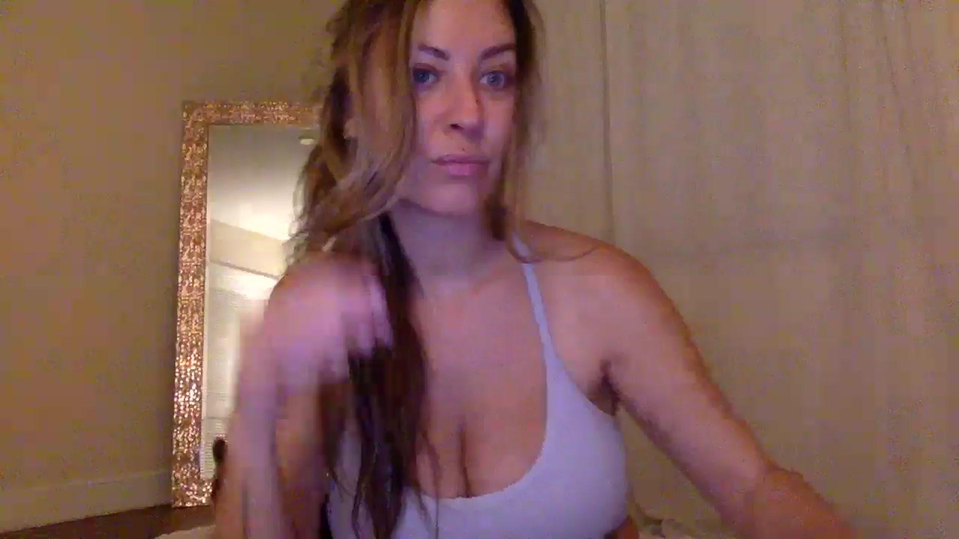 Gallery image thumbnail from DaniSendLuv's myfreecams stream on, 07/30/2024, 02:20 image 3 of 20