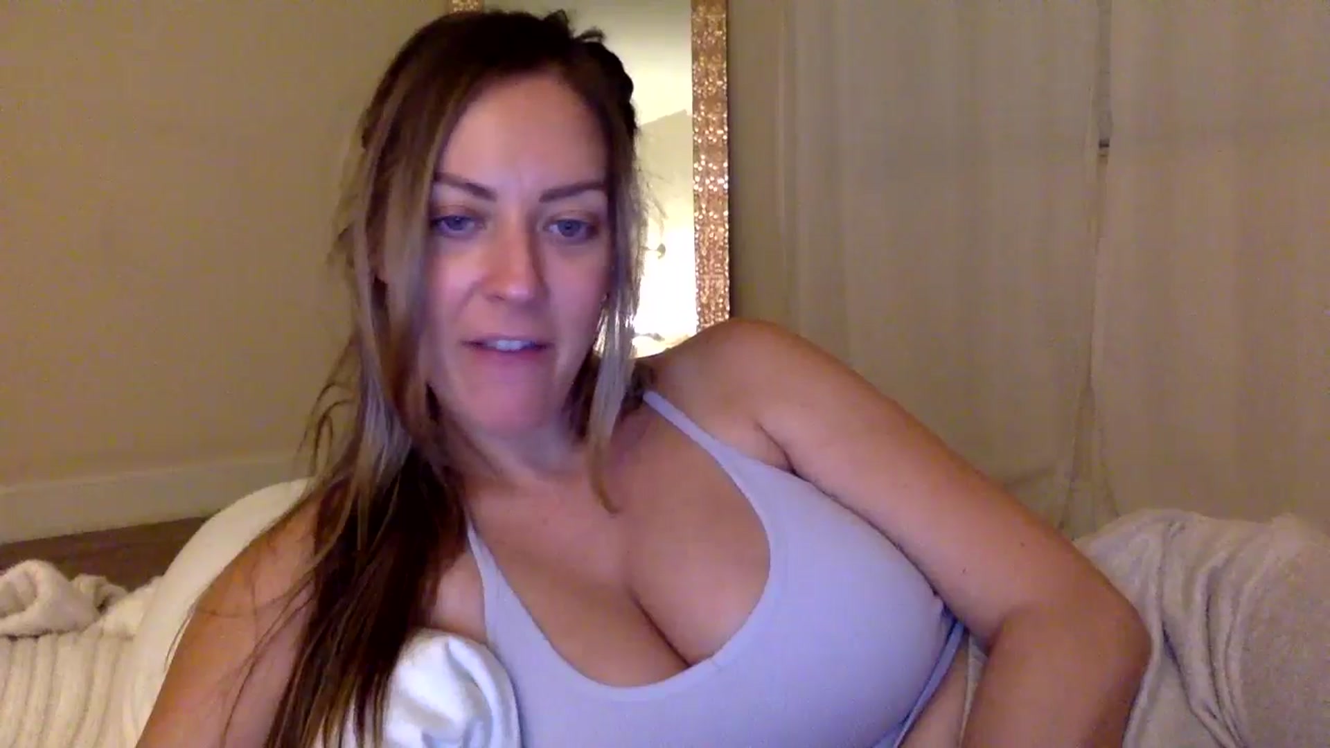 Gallery image thumbnail from DaniSendLuv's myfreecams stream on, 07/30/2024, 02:20 image 10 of 20
