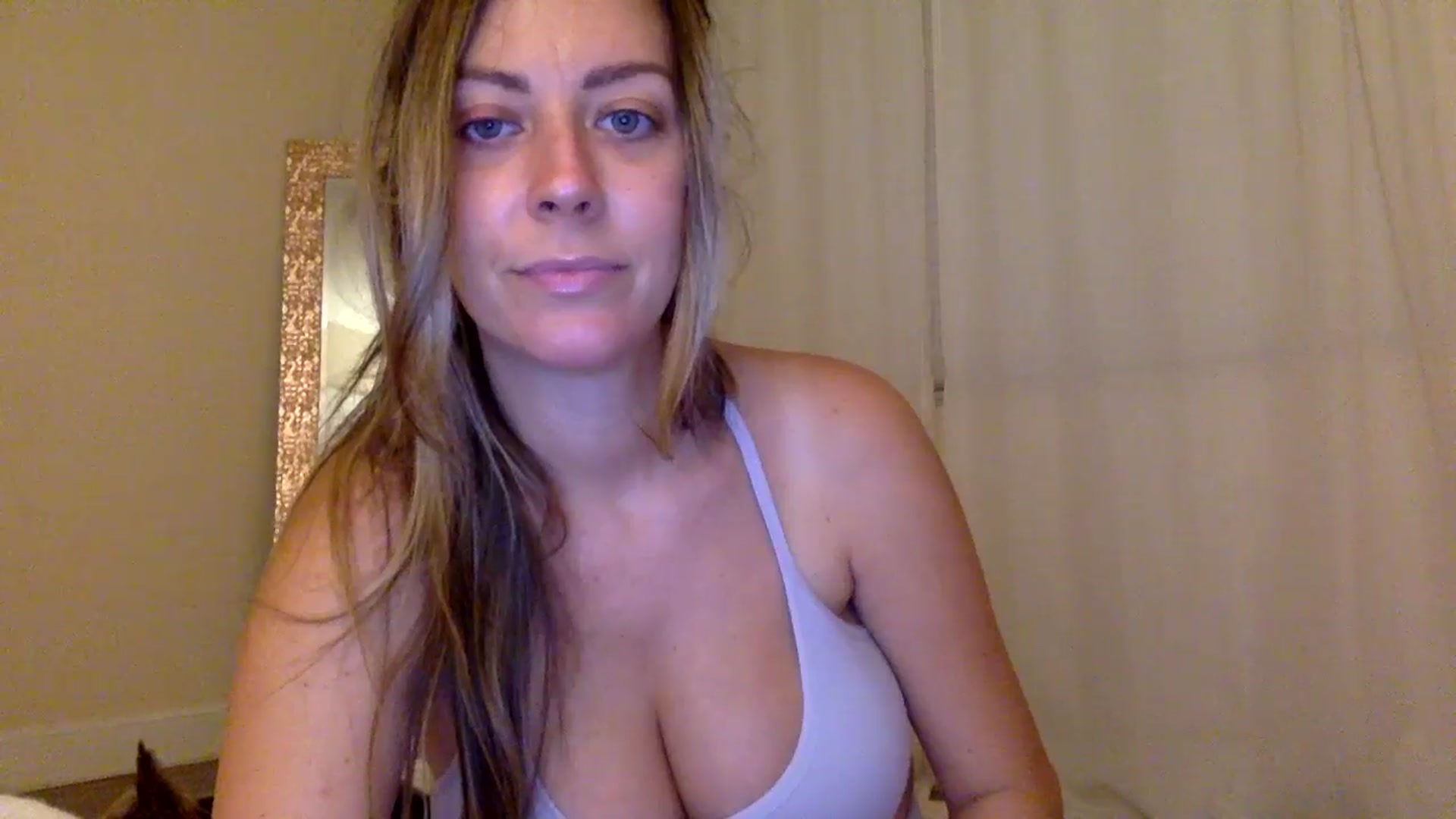 Gallery image thumbnail from DaniSendLuv's myfreecams stream on, 07/30/2024, 02:20 image 8 of 20