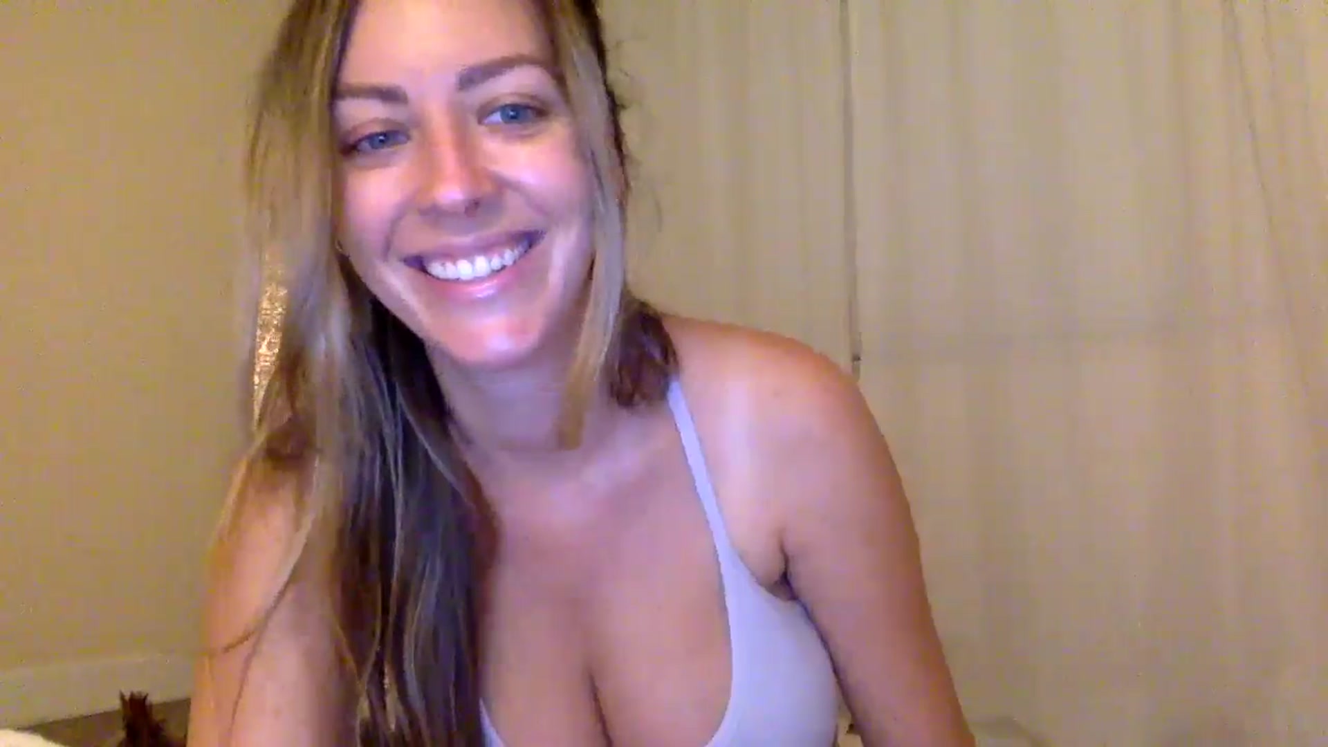 Gallery image thumbnail from DaniSendLuv's myfreecams stream on, 07/30/2024, 02:20 image 9 of 20