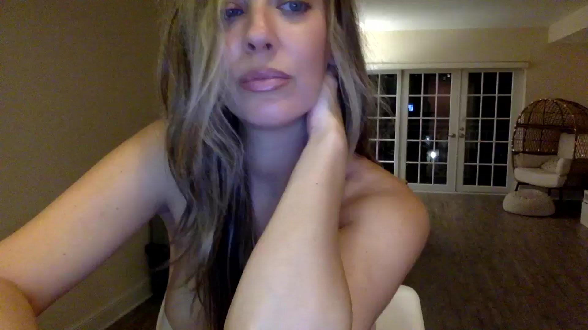 Gallery image thumbnail from DaniSendLuv's myfreecams stream on, 08/02/2024, 03:19 image 10 of 20