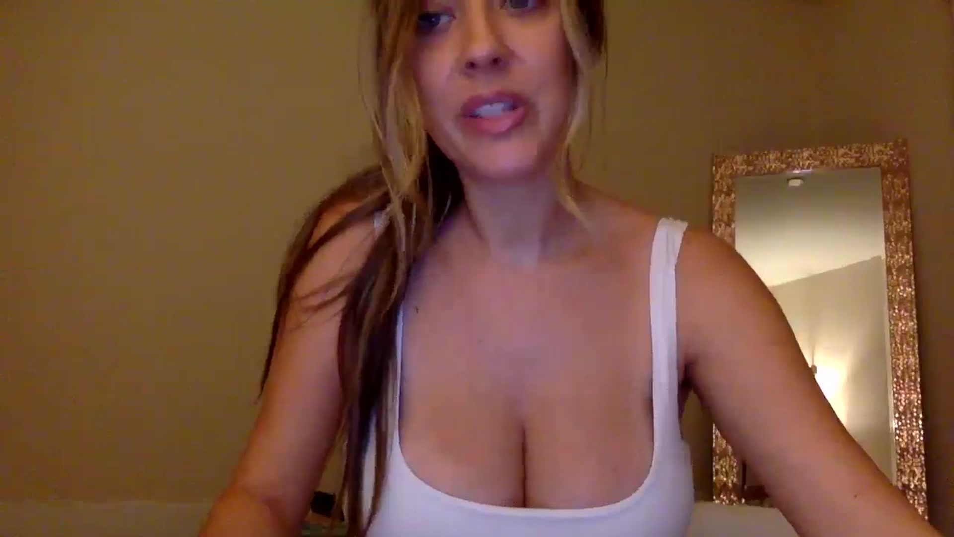 Gallery image thumbnail from DaniSendLuv's myfreecams stream on, 08/09/2024, 02:16 image 5 of 20