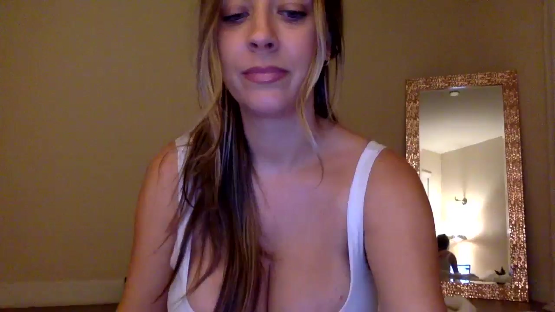 Gallery image thumbnail from DaniSendLuv's myfreecams stream on, 08/09/2024, 02:16 image 16 of 20