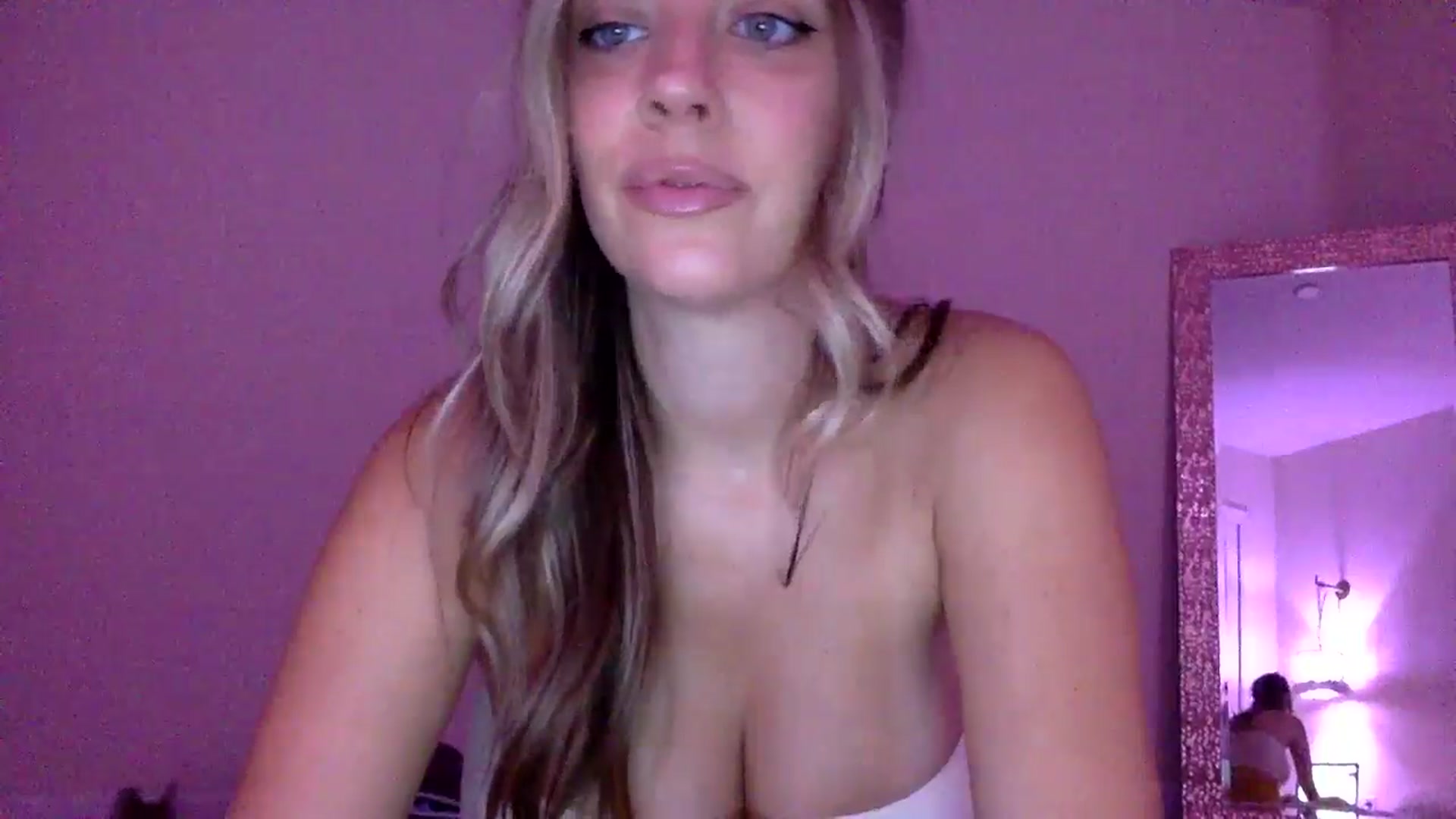 Gallery image thumbnail from DaniSendLuv's myfreecams stream on, 08/10/2024, 01:44 image 20 of 20