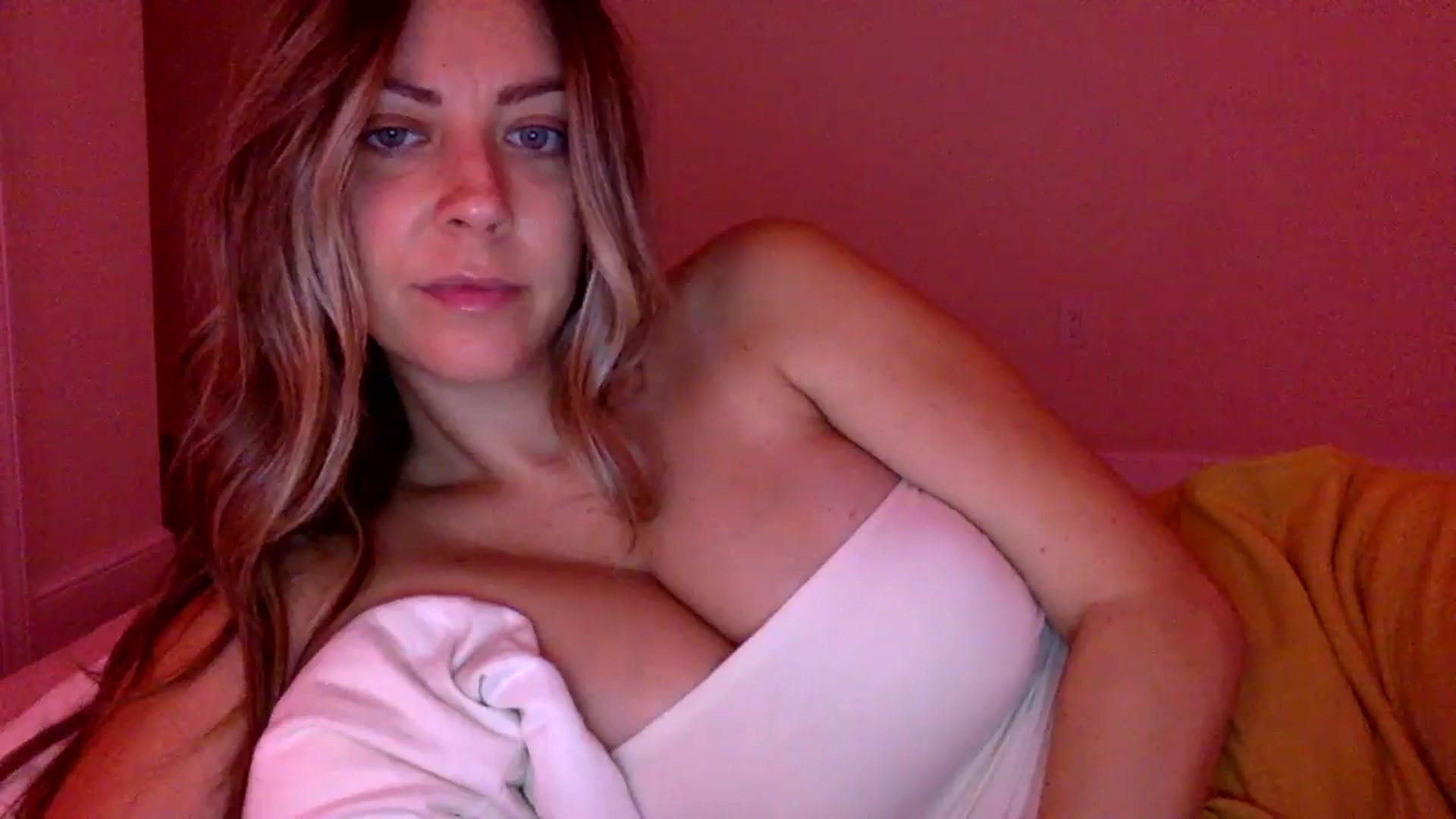 Gallery image thumbnail from DaniSendLuv's myfreecams stream on, 08/11/2024, 02:02 image 12 of 20