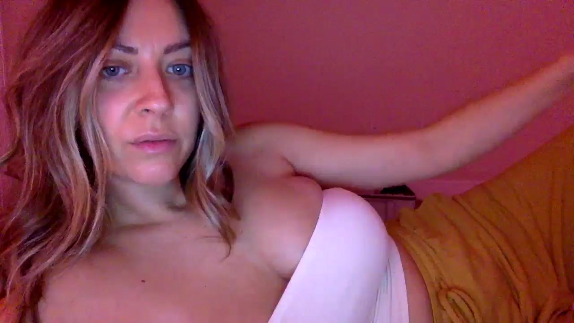 Gallery image thumbnail from DaniSendLuv's myfreecams stream on, 08/11/2024, 02:02 image 18 of 20