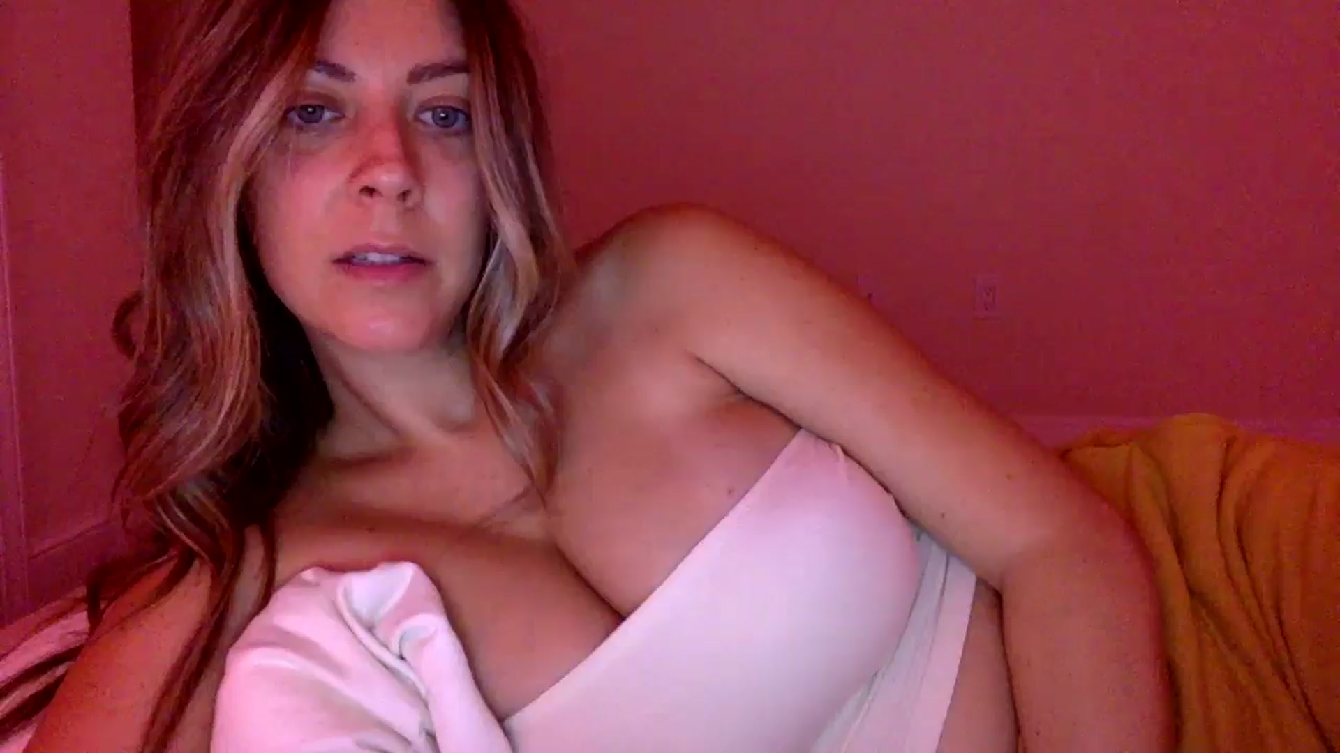 Gallery image thumbnail from DaniSendLuv's myfreecams stream on, 08/11/2024, 02:02 image 14 of 20