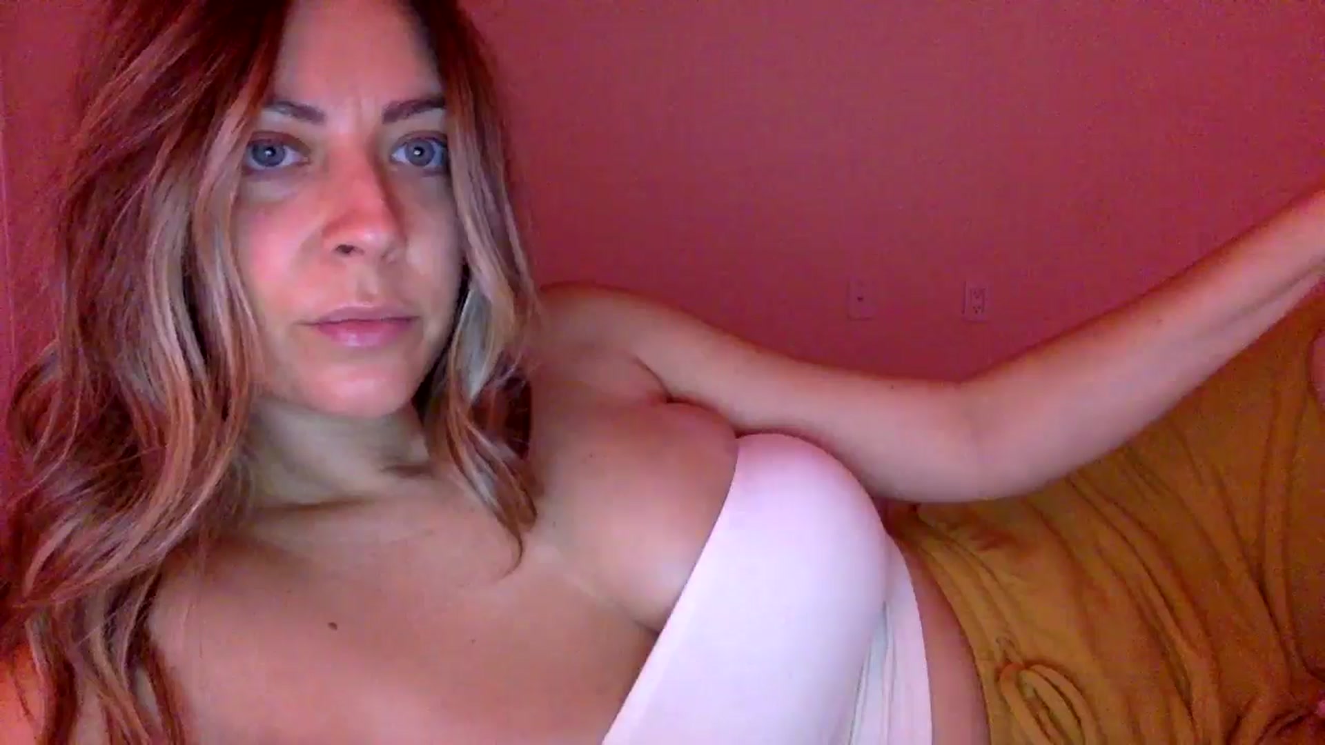 Gallery image thumbnail from DaniSendLuv's myfreecams stream on, 08/11/2024, 02:02 image 17 of 20