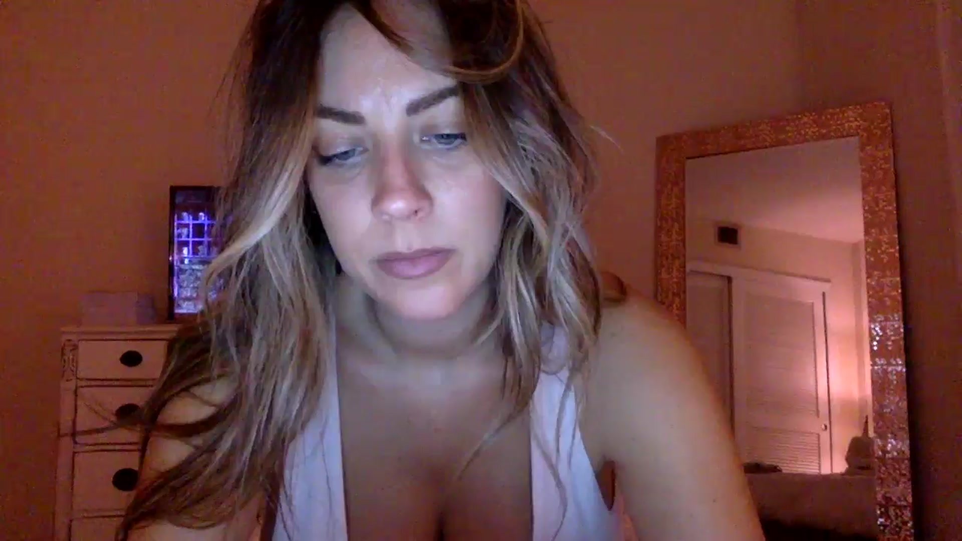 Gallery image thumbnail from DaniSendLuv's myfreecams stream on, 08/24/2024, 05:24 image 8 of 20