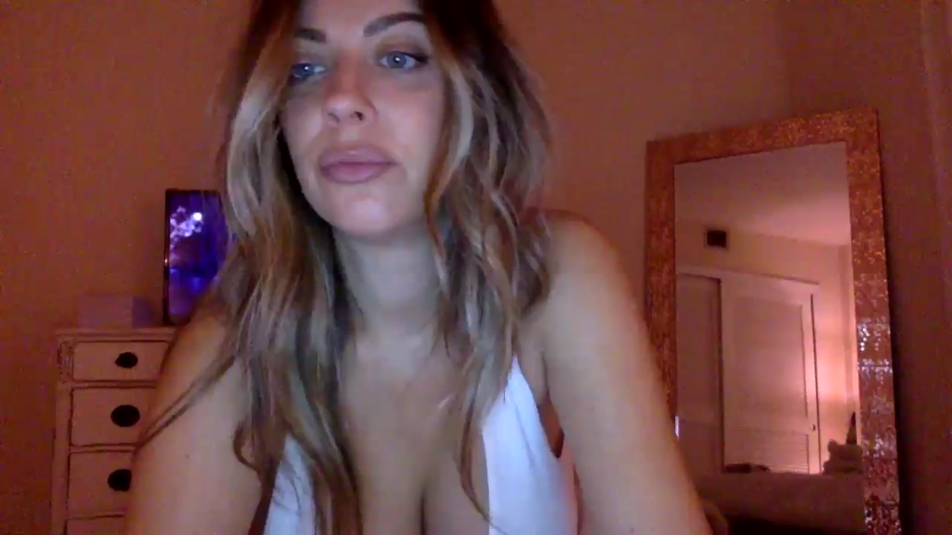 Gallery image thumbnail from DaniSendLuv's myfreecams stream on, 08/24/2024, 05:24 image 13 of 20