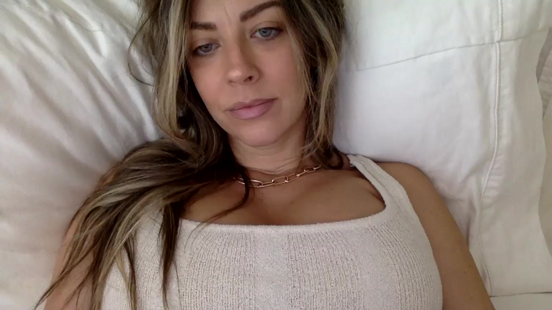 Gallery image thumbnail from DaniSendLuv's myfreecams stream on, 08/27/2024, 17:30 image 19 of 20