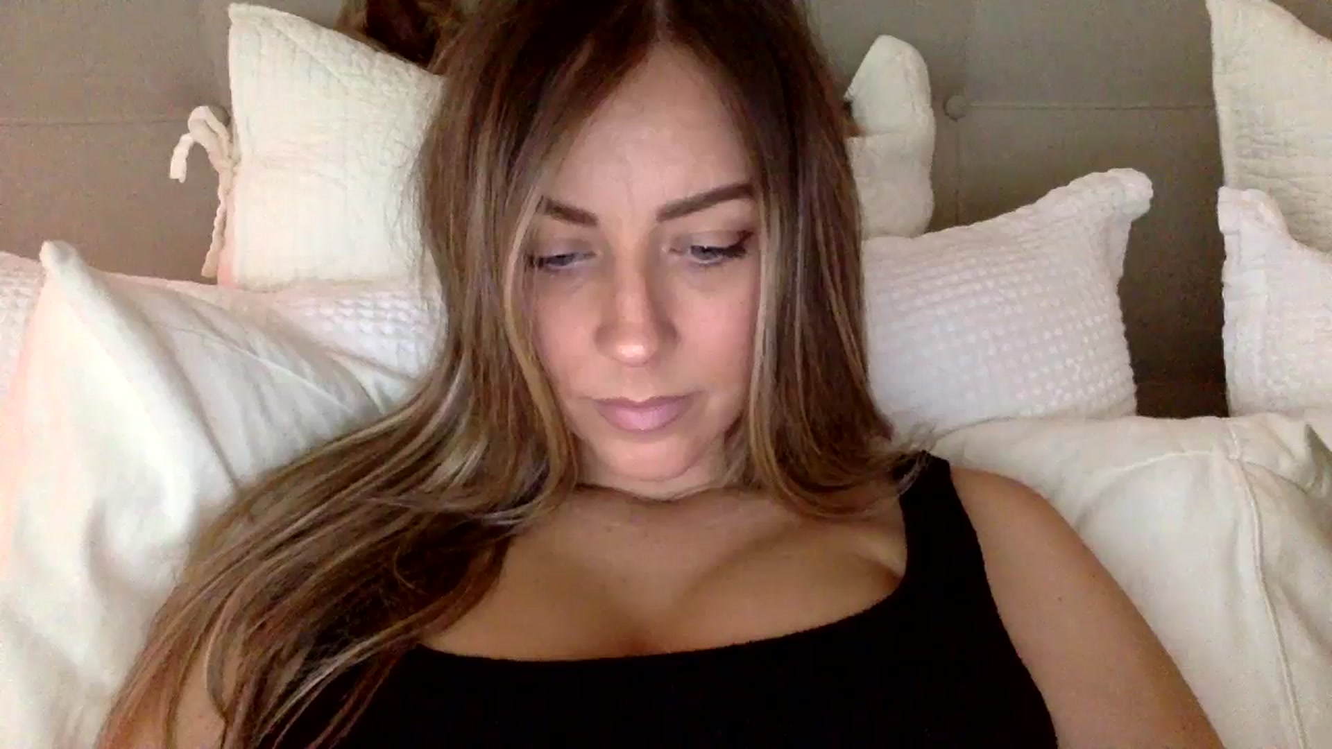 Gallery image thumbnail from DaniSendLuv's myfreecams stream on, 08/28/2024, 22:44 image 10 of 20