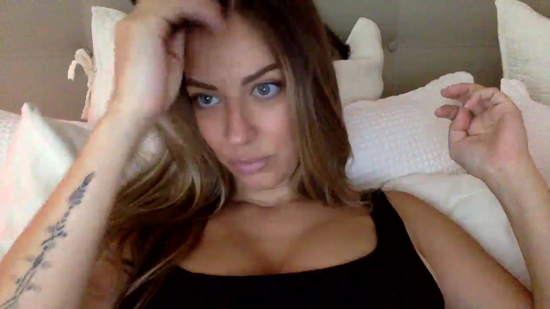 Gallery image thumbnail from DaniSendLuv's myfreecams stream on, 08/28/2024, 22:44 image 8 of 20