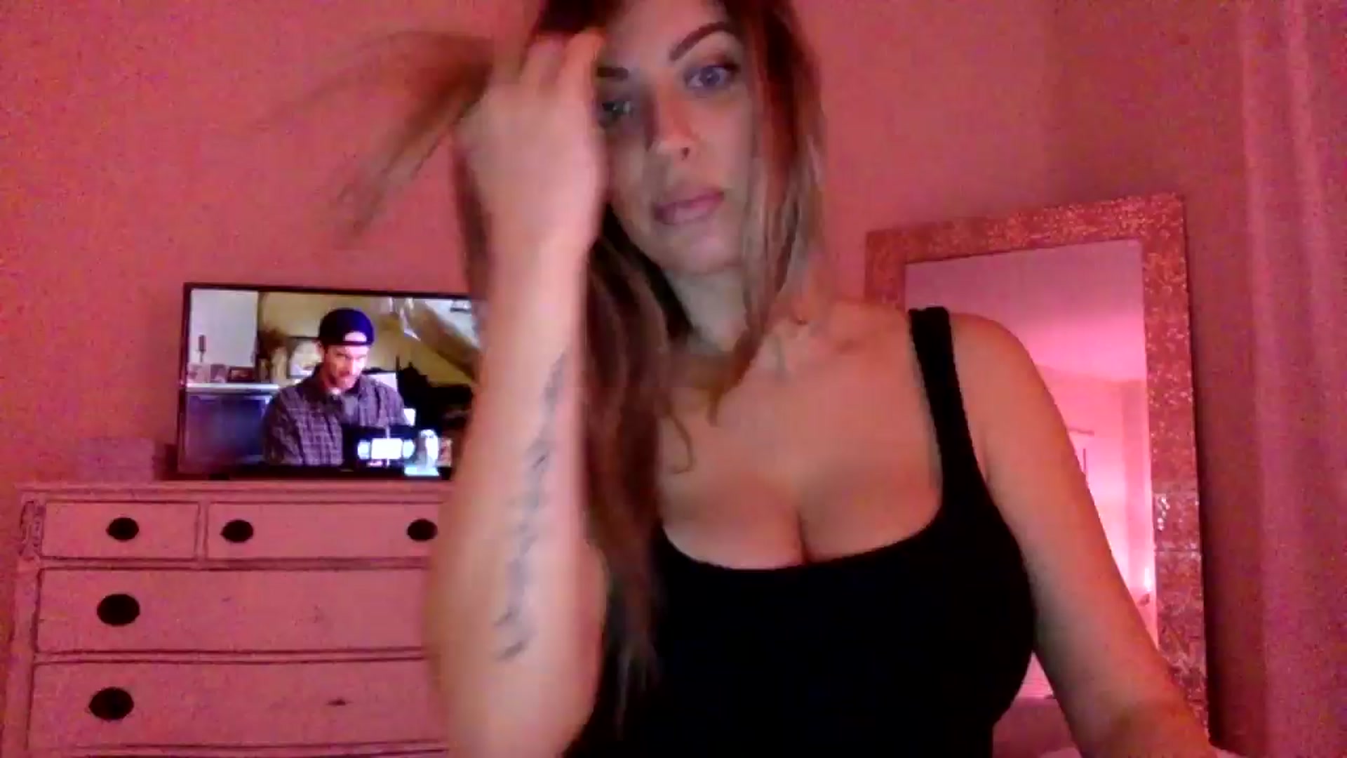 Gallery image thumbnail from DaniSendLuv's myfreecams stream on, 08/29/2024, 02:20 image 2 of 20