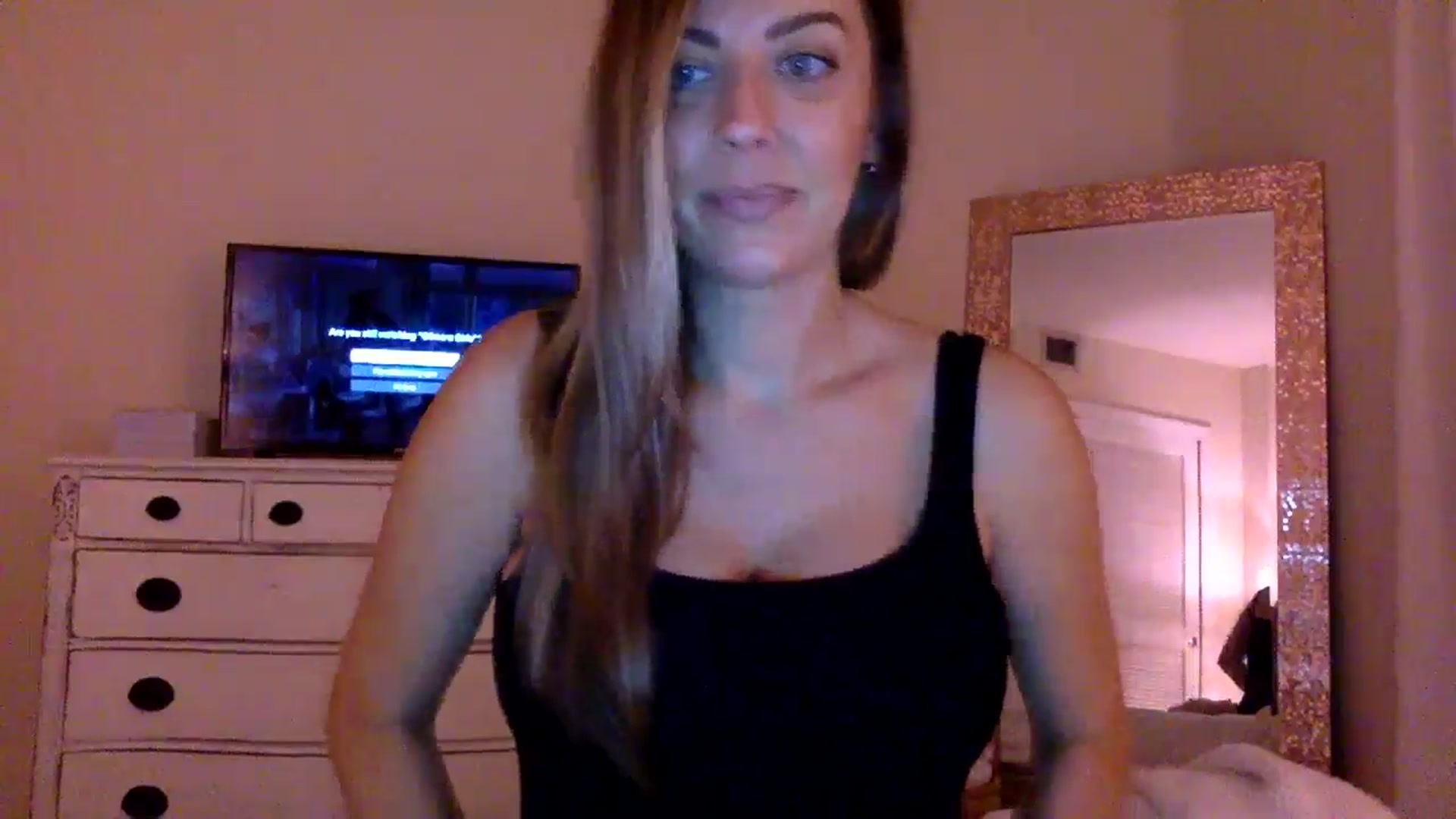 Gallery image thumbnail from DaniSendLuv's myfreecams stream on, 08/29/2024, 02:20 image 14 of 20