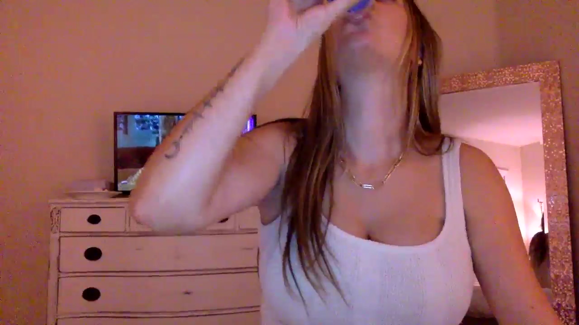 Gallery image thumbnail from DaniSendLuv's myfreecams stream on, 08/30/2024, 03:28 image 5 of 20