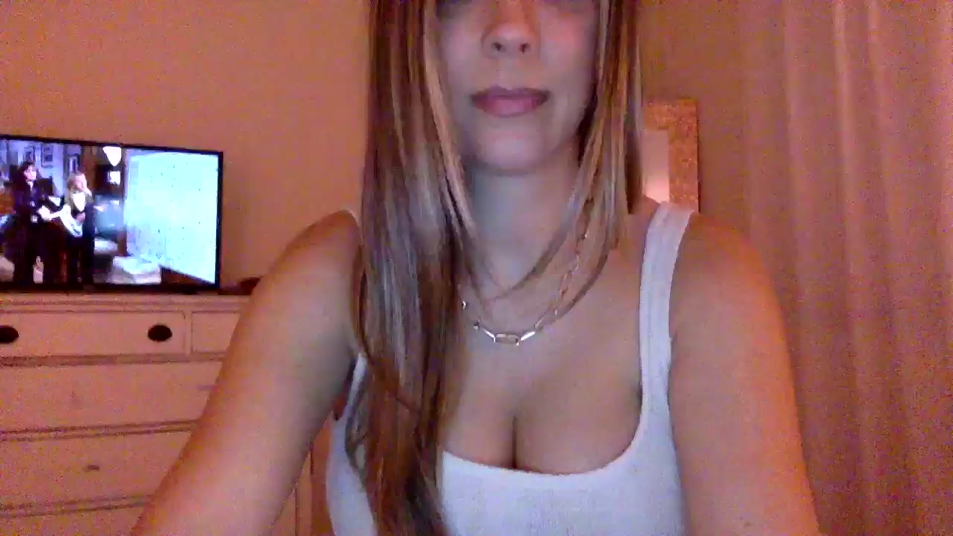 Gallery image thumbnail from DaniSendLuv's myfreecams stream on, 08/30/2024, 03:28 image 9 of 20