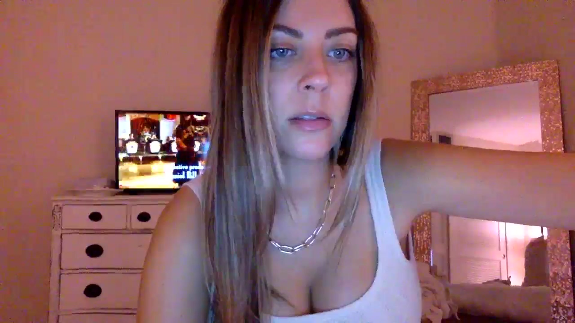 Gallery image thumbnail from DaniSendLuv's myfreecams stream on, 08/30/2024, 03:28 image 7 of 20