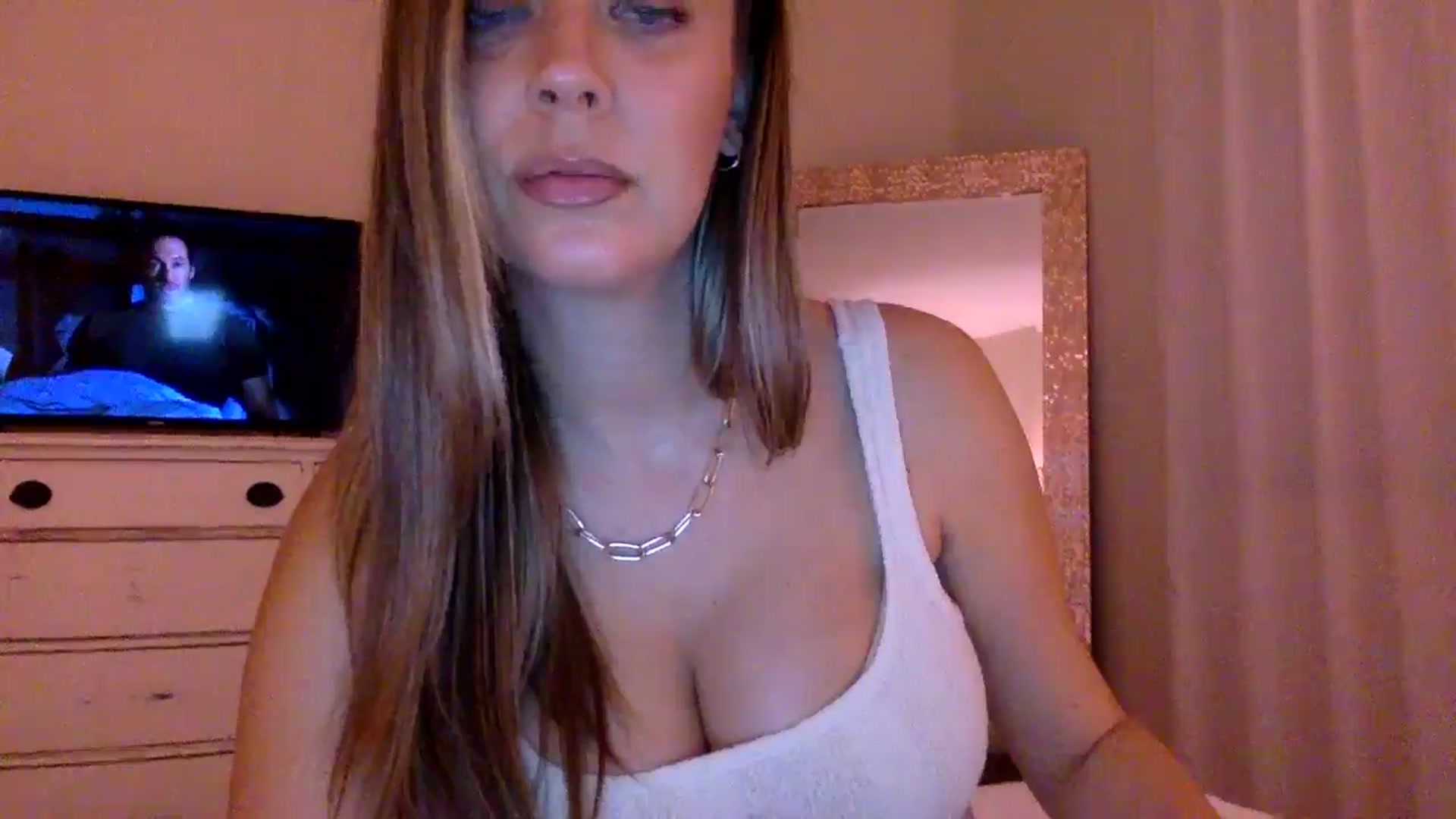 Gallery image thumbnail from DaniSendLuv's myfreecams stream on, 08/30/2024, 03:28 image 17 of 20