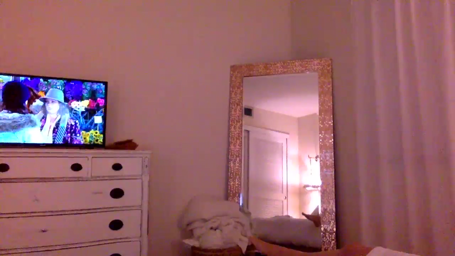 Gallery image thumbnail from DaniSendLuv's myfreecams stream on, 08/30/2024, 03:28 image 18 of 20