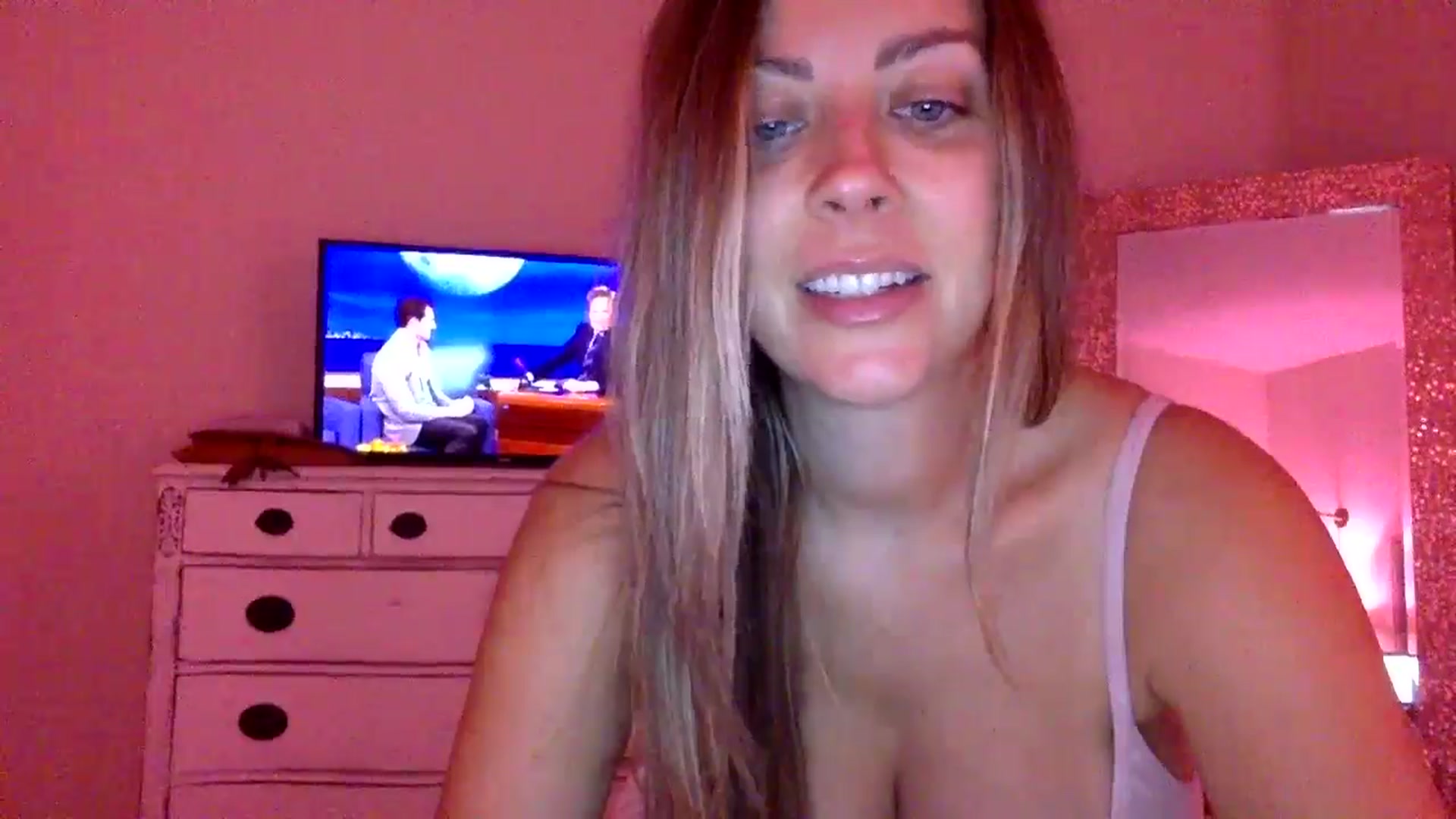 Gallery image thumbnail from DaniSendLuv's myfreecams stream on, 09/01/2024, 03:49 image 2 of 20