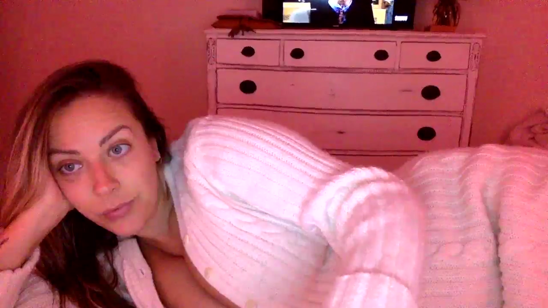 Gallery image thumbnail from DaniSendLuv's myfreecams stream on, 09/01/2024, 03:49 image 13 of 20