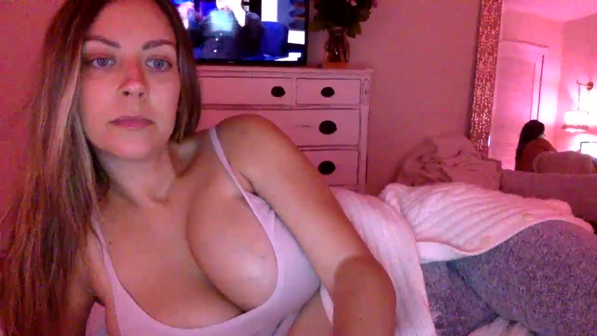 Gallery image thumbnail from DaniSendLuv's myfreecams stream on, 09/01/2024, 03:49 image 3 of 20