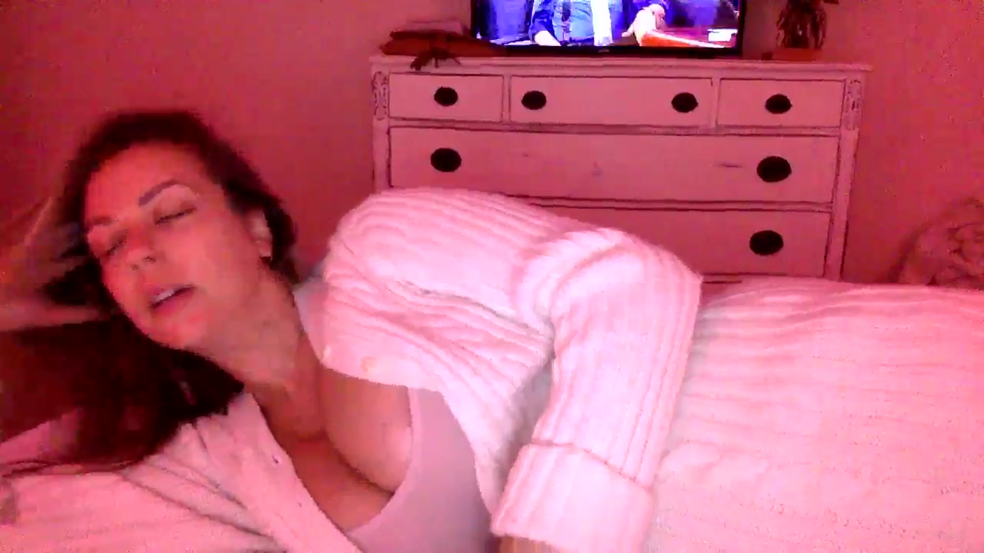 Gallery image thumbnail from DaniSendLuv's myfreecams stream on, 09/01/2024, 03:49 image 14 of 20