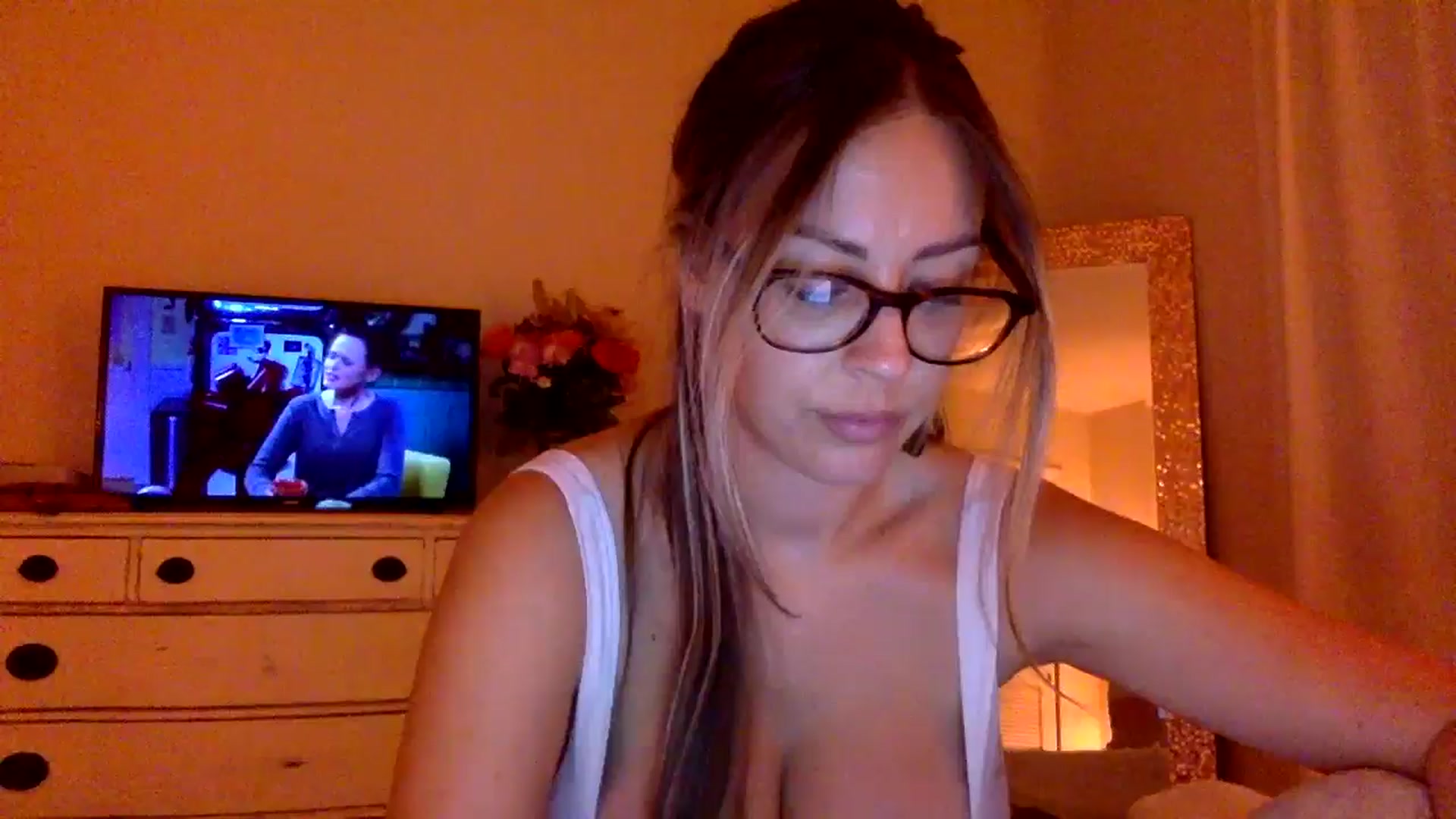 Gallery image thumbnail from DaniSendLuv's myfreecams stream on, 09/05/2024, 24:35 image 1 of 20