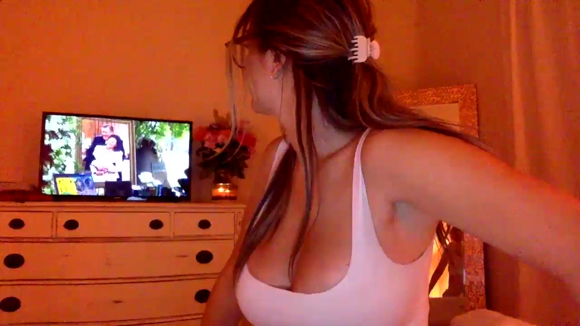Gallery image thumbnail from DaniSendLuv's myfreecams stream on, 09/05/2024, 24:35 image 12 of 20