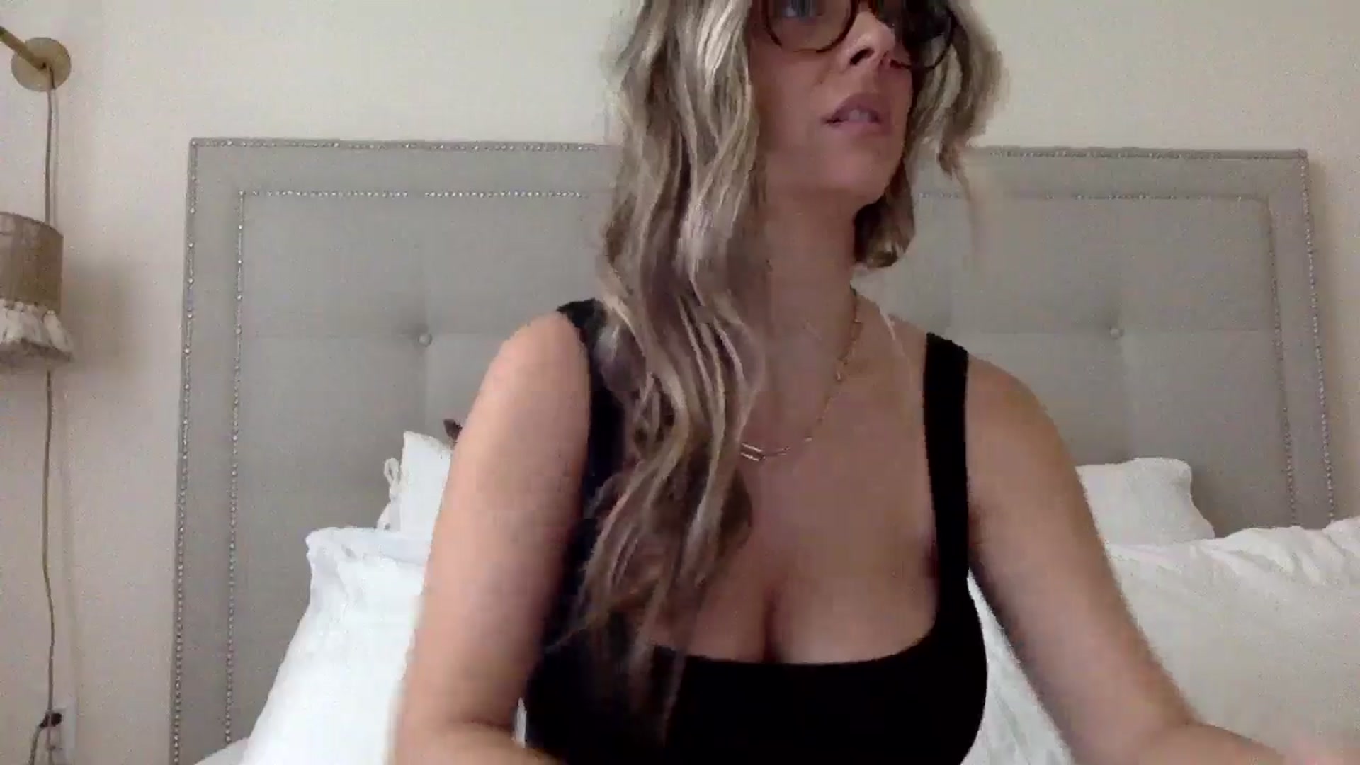 Gallery image thumbnail from DaniSendLuv's myfreecams stream on, 09/06/2024, 18:46 image 4 of 20