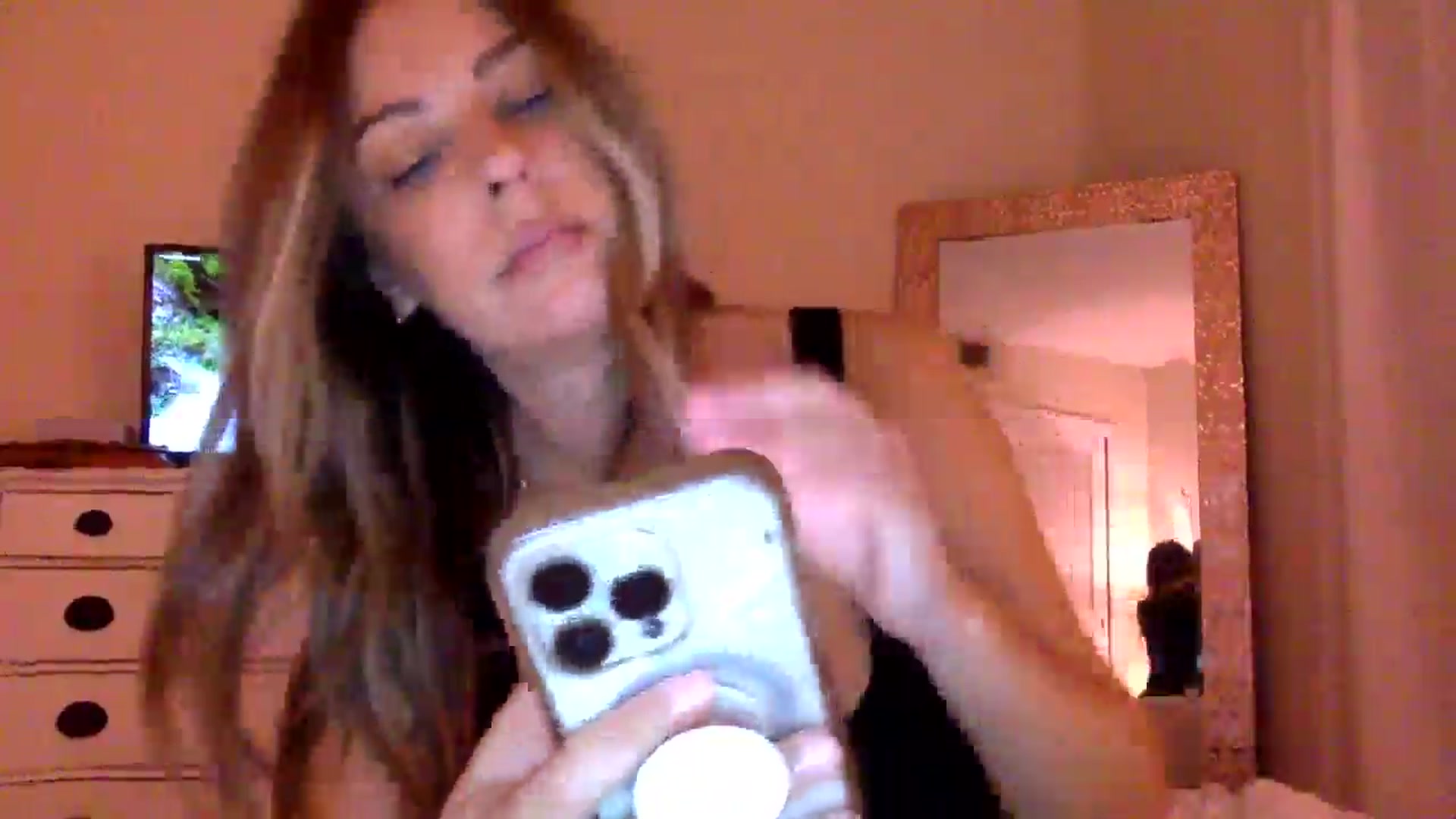 Gallery image thumbnail from DaniSendLuv's myfreecams stream on, 09/07/2024, 02:05 image 15 of 20