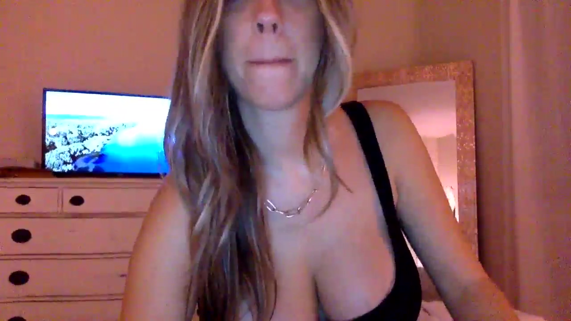 Gallery image thumbnail from DaniSendLuv's myfreecams stream on, 09/07/2024, 02:05 image 7 of 20