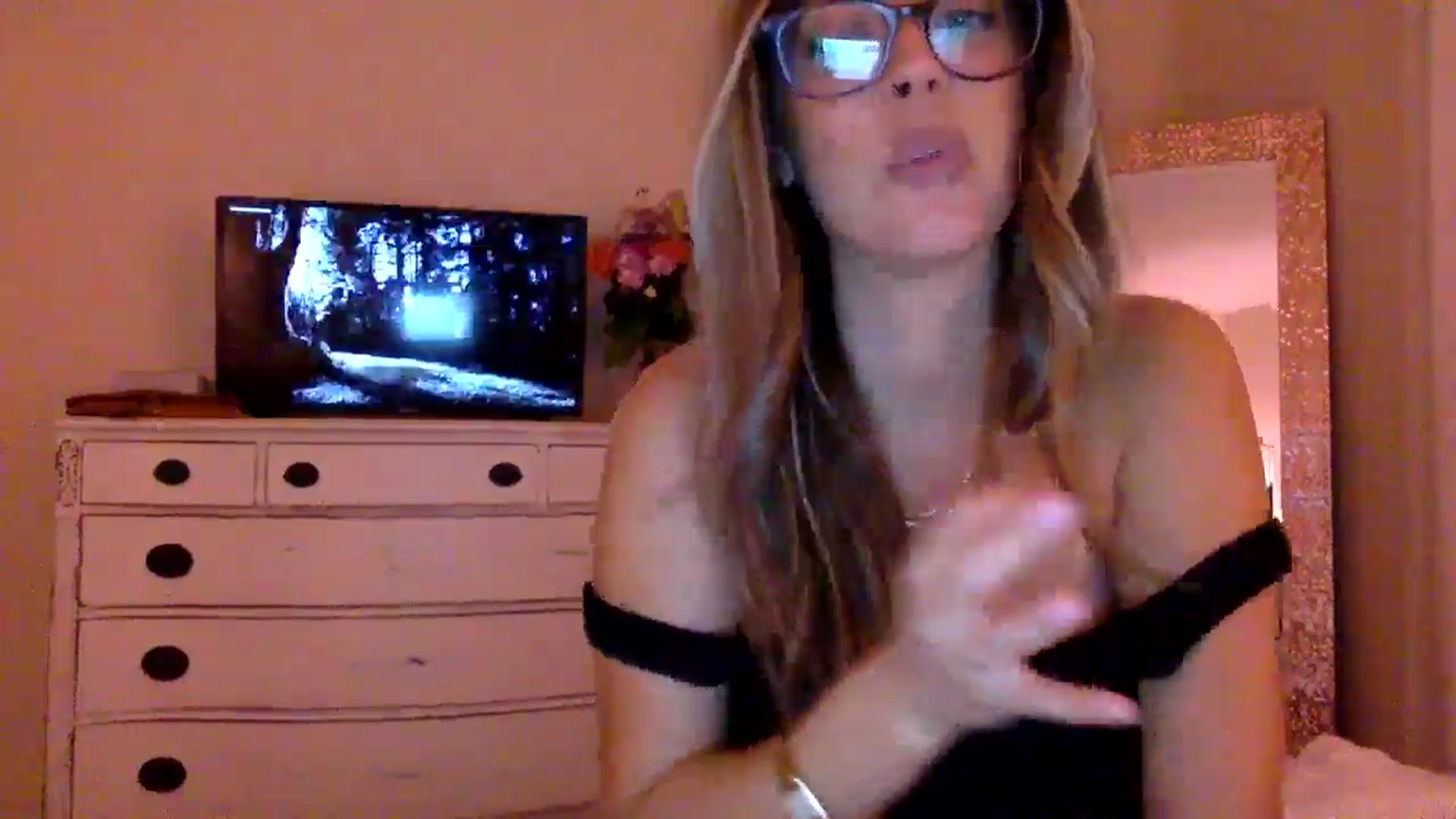 Gallery image thumbnail from DaniSendLuv's myfreecams stream on, 09/07/2024, 04:33 image 5 of 20