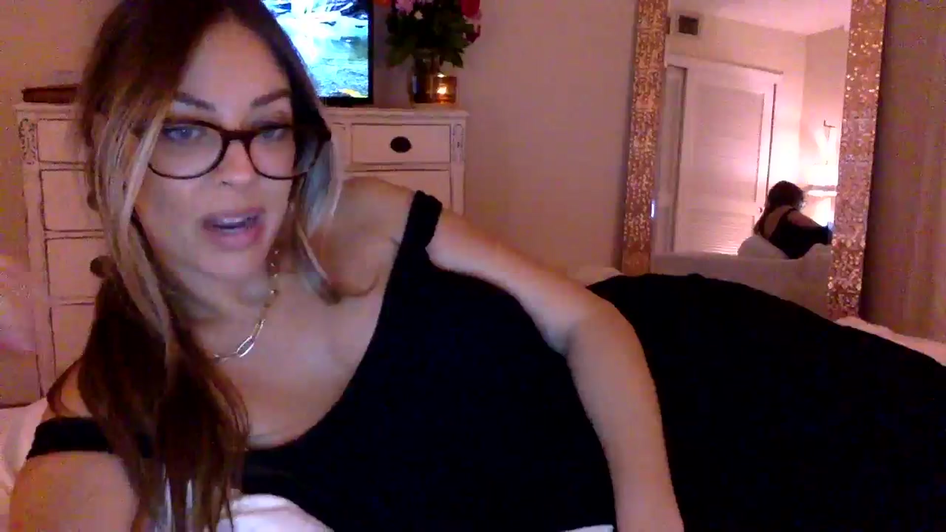 Gallery image thumbnail from DaniSendLuv's myfreecams stream on, 09/07/2024, 04:33 image 20 of 20