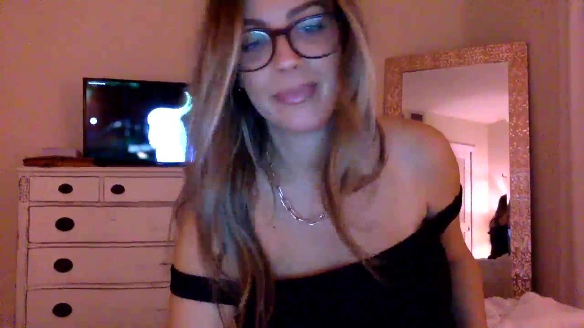 Gallery image thumbnail from DaniSendLuv's myfreecams stream on, 09/07/2024, 04:33 image 2 of 20