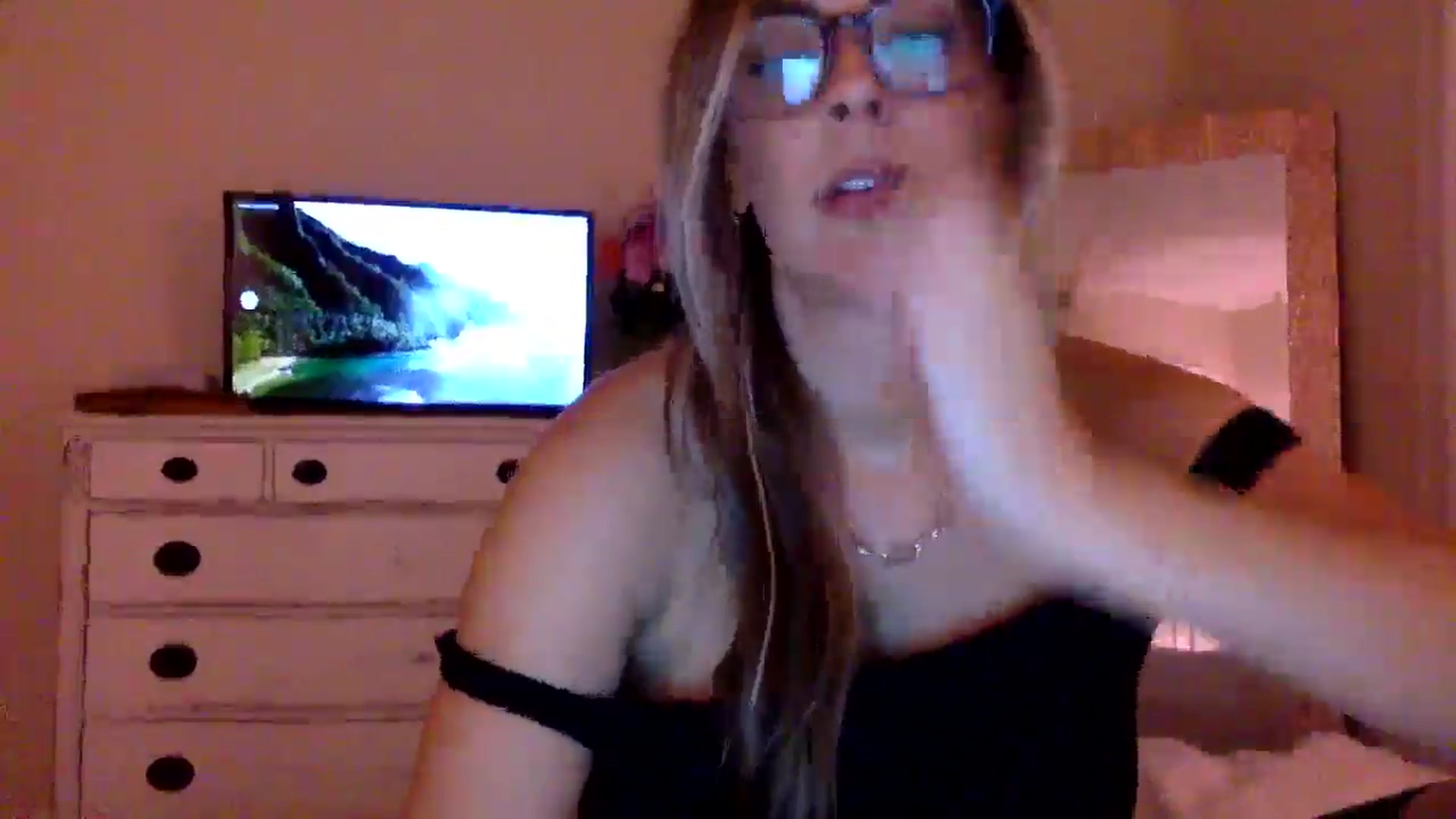 Gallery image thumbnail from DaniSendLuv's myfreecams stream on, 09/07/2024, 04:33 image 11 of 20