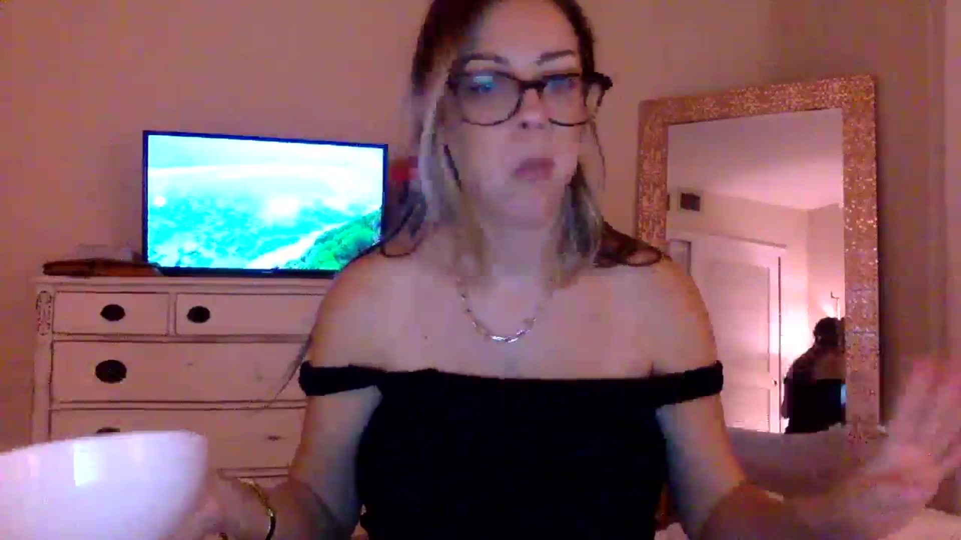 Gallery image thumbnail from DaniSendLuv's myfreecams stream on, 09/07/2024, 04:33 image 9 of 20