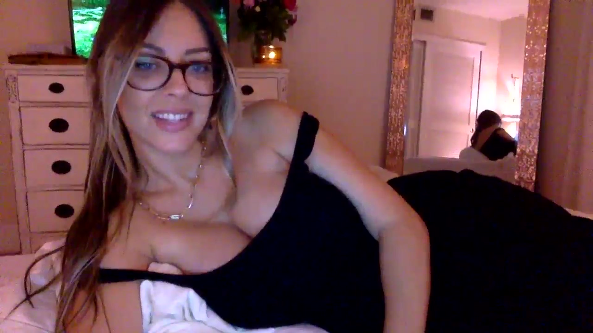 Gallery image thumbnail from DaniSendLuv's myfreecams stream on, 09/07/2024, 04:33 image 18 of 20