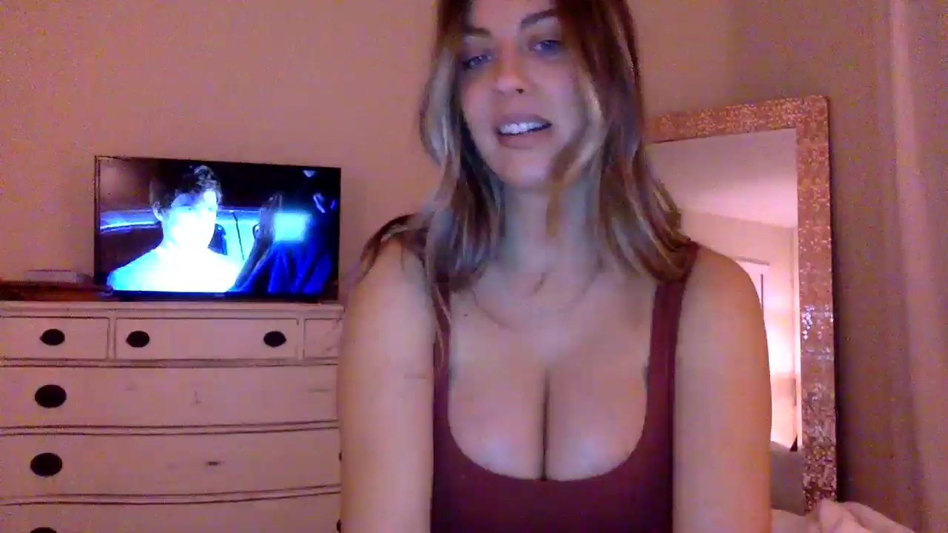 Gallery image thumbnail from DaniSendLuv's myfreecams stream on, 09/13/2024, 24:48 image 18 of 20