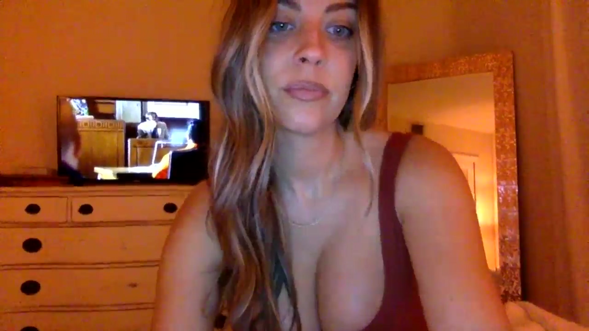 Gallery image thumbnail from DaniSendLuv's myfreecams stream on, 09/13/2024, 24:48 image 6 of 20