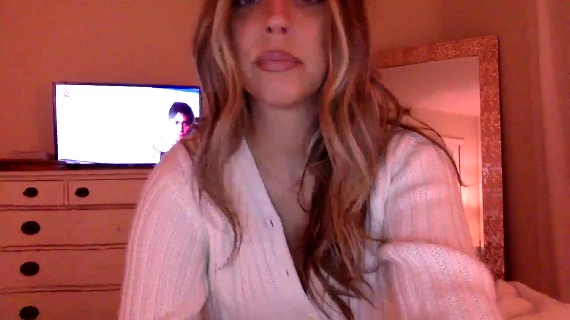 Gallery image thumbnail from DaniSendLuv's myfreecams stream on, 09/13/2024, 24:48 image 10 of 20
