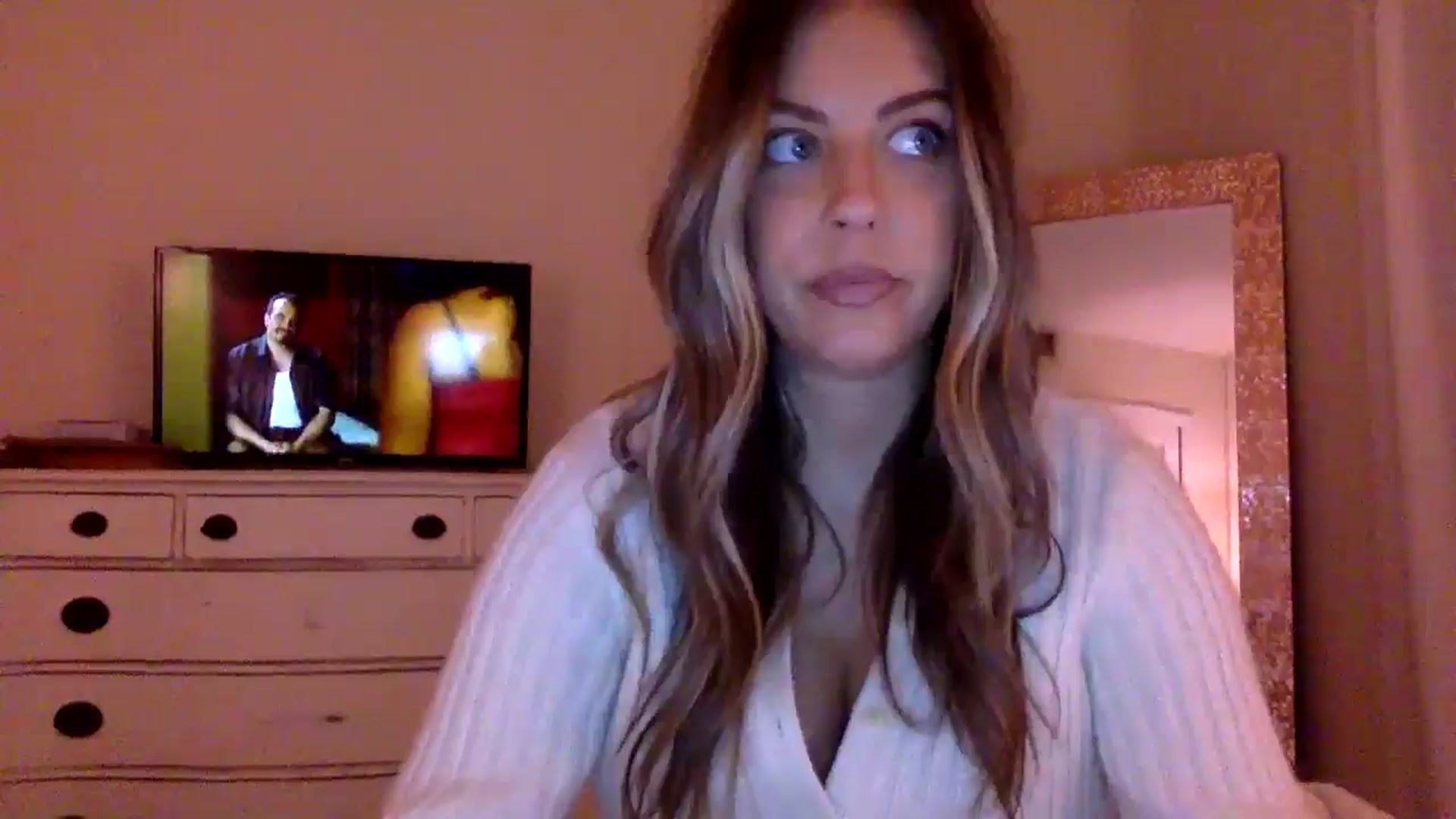Gallery image thumbnail from DaniSendLuv's myfreecams stream on, 09/13/2024, 24:48 image 12 of 20