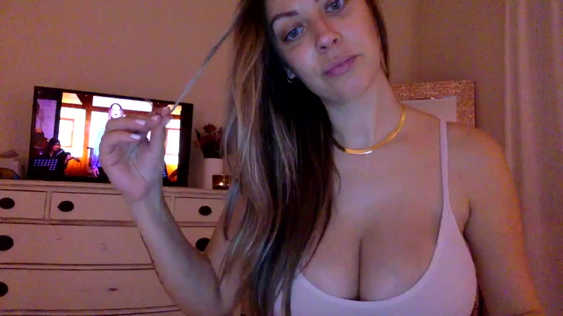 Gallery image thumbnail from DaniSendLuv's myfreecams stream on, 09/21/2024, 24:23 image 1 of 20
