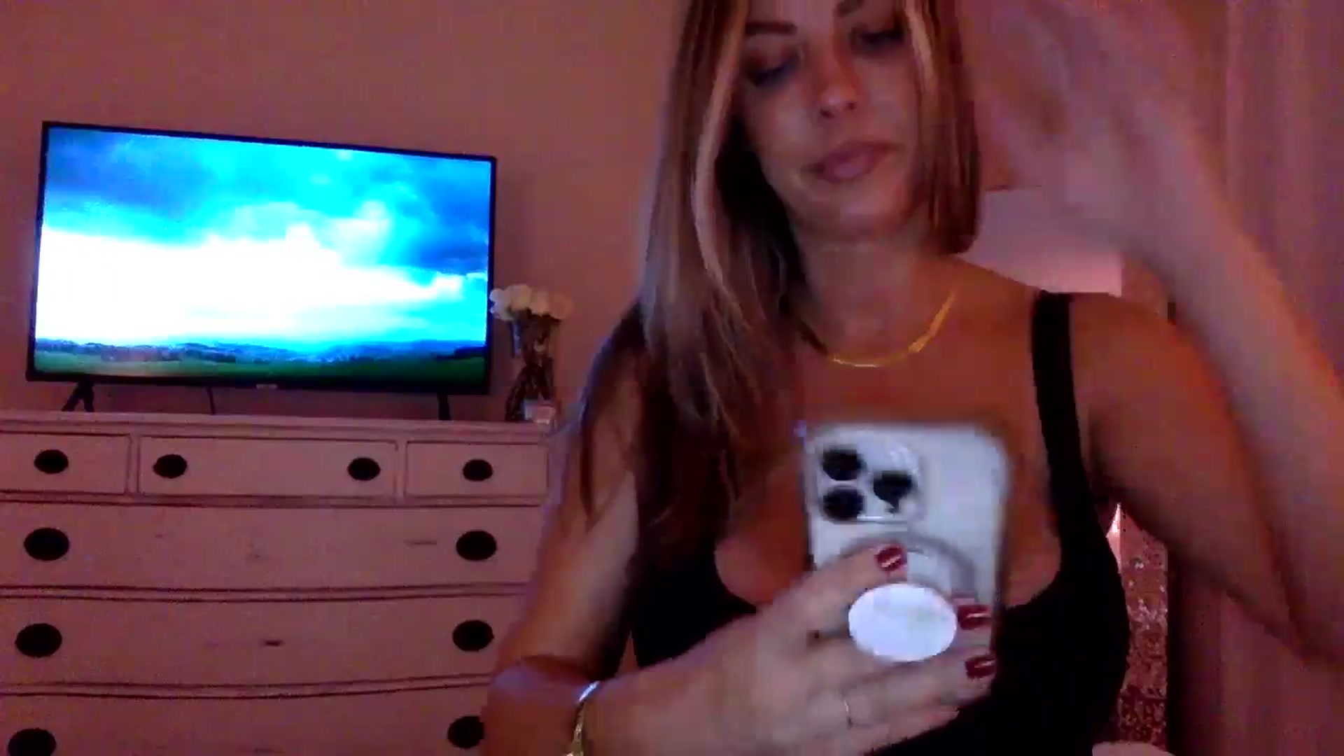 Gallery image thumbnail from DaniSendLuv's myfreecams stream on, 10/04/2024, 01:09 image 14 of 20